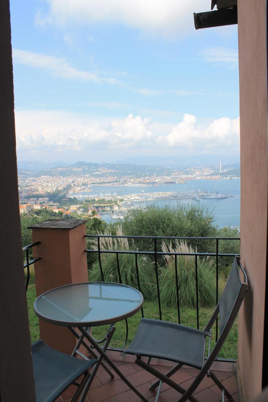 Agriturismo Terrazza Sul Golfo - Il Casale Специя Экстерьер фото